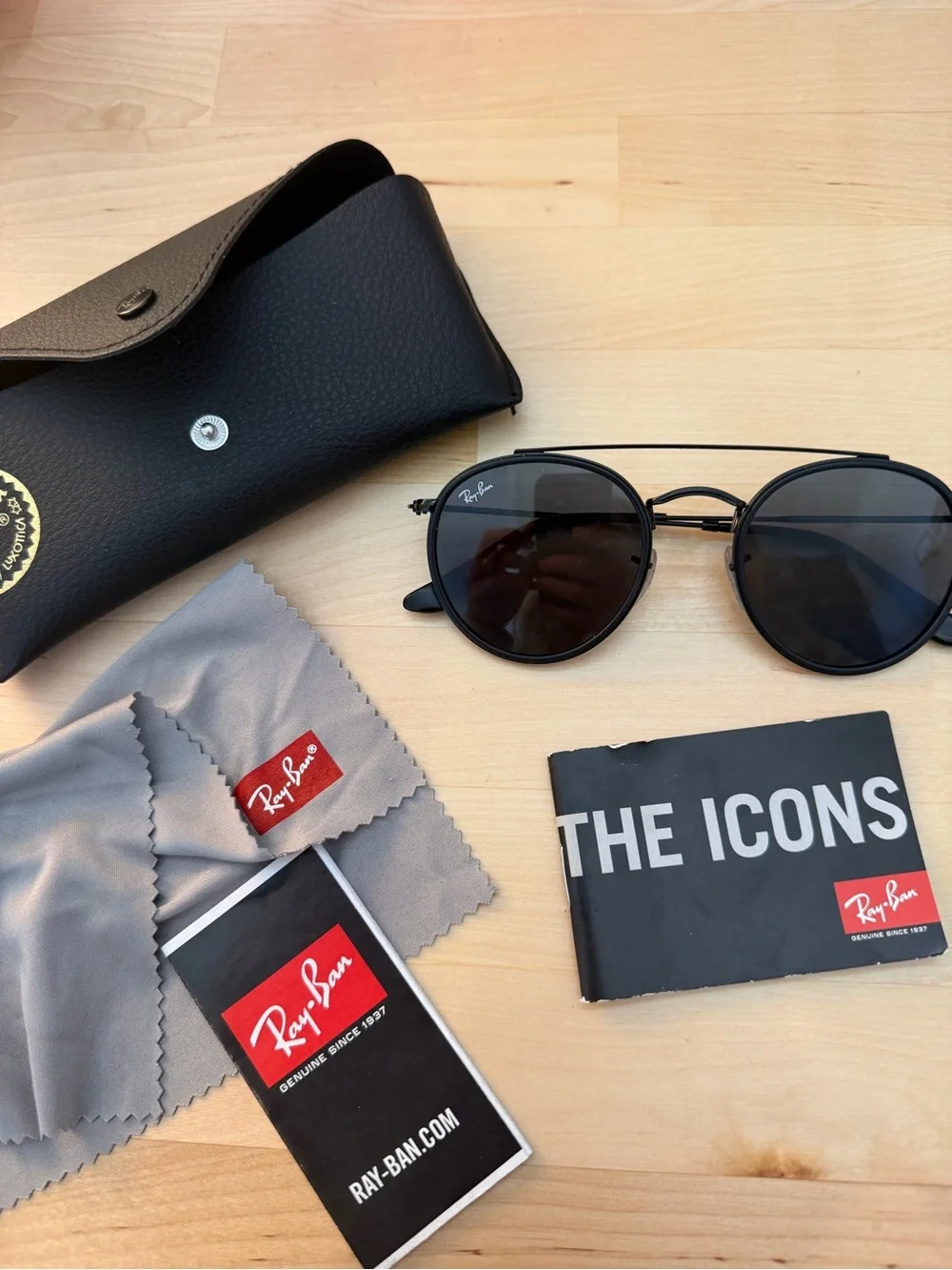 Ray-Ban Round Double Bridge Sunglasses in black
